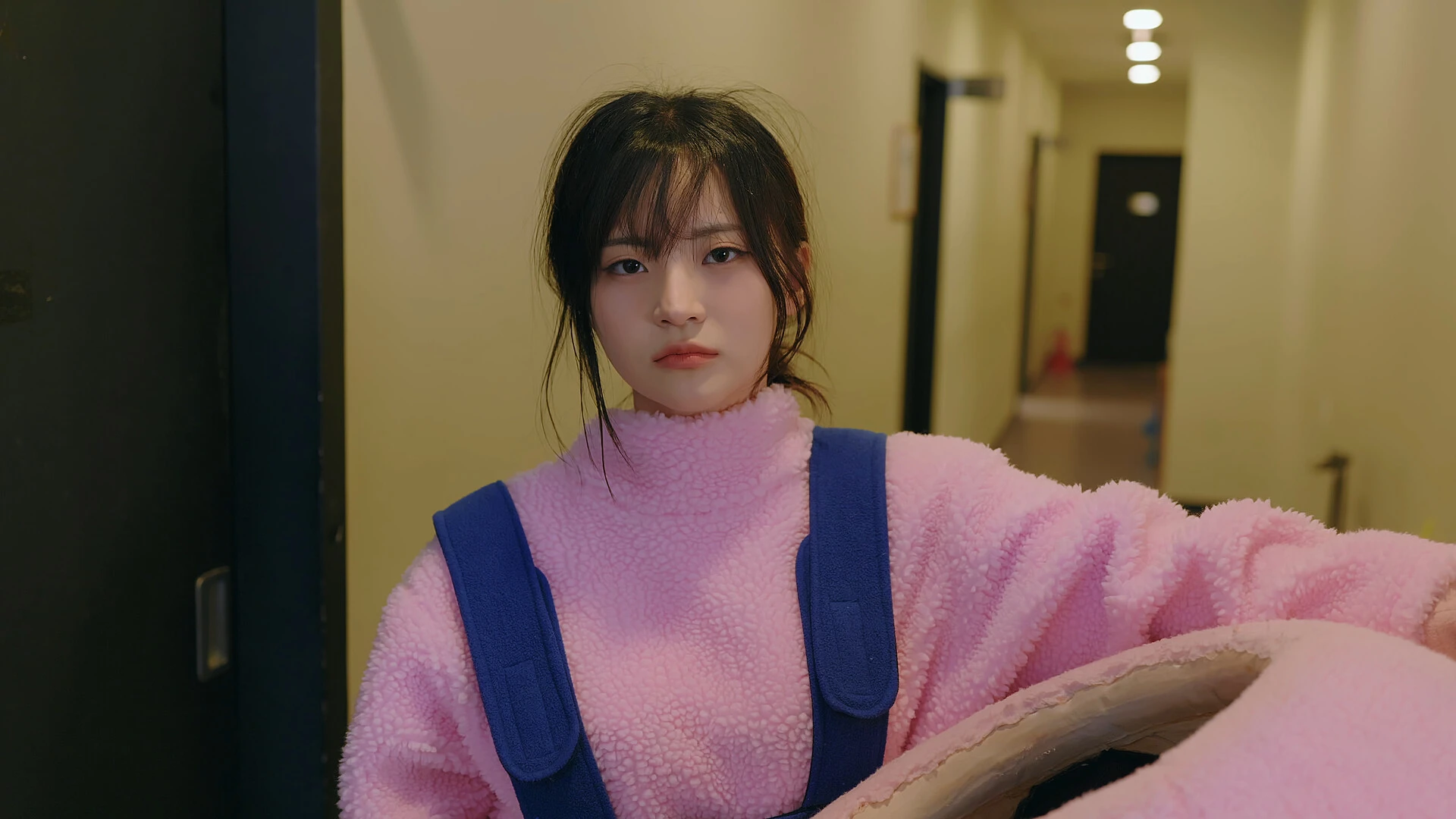 阿西, 美女室友竟然？2